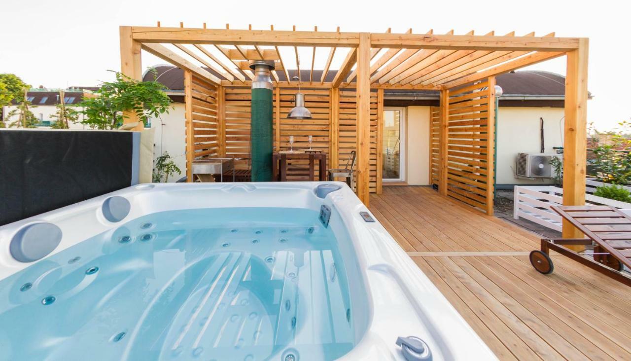 Romantic Studio With Jacuzzi Prag Eksteriør billede